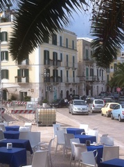 AGGIORNATO. Cerca di sedare una rissa e lo trafiggono con due coltellate: muore 34enne di Trani