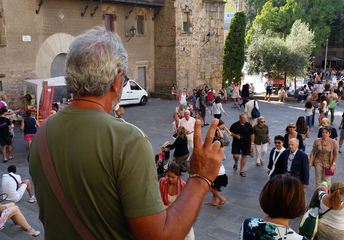 Pregi e difetti delle amicizie social: buon compleanno a Gino Piazzolla ignorando che non è più tra noi