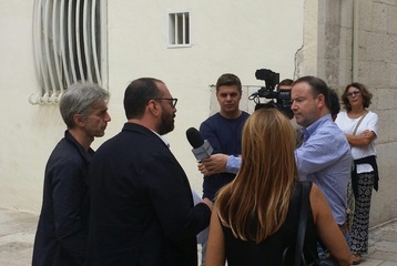 Biblioteca, sit-in di Trani a capo. Procacci: «Ancora troppe anomalie nella gestione»