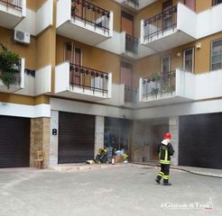 FOTO. Esplode bombola del gas in un sottano di via Papa Giovanni XXIII: solo tanto spavento