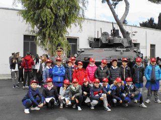 La festa del Nono reggimento di Trani raccontata dagli alunni della Petronelli, in visita alla caserma