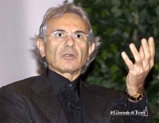 Oggi, nella biblioteca di Trani, Lino Patruno presenterà il libro 