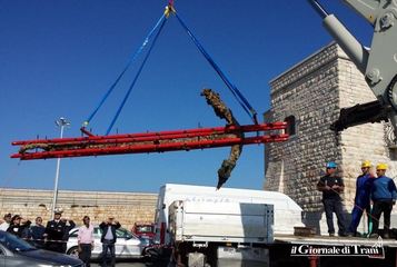 FOTO. Restaurata, è tornata a Trani: dove sarà collocata l'ancora del 1400 recuperata in mare due anni fa?