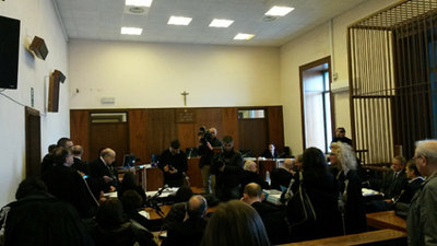 Processo rating a Trani. Prodi seccato per il ritardo, polemica fra pm e presidente in aula. Confermato il «pregiudizio» di S&P sull'Italia