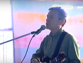 Anno giubilare della misericordia, il vescovo aprirà la «porta santa» anche del carcere di Trani. E Pupo vi 