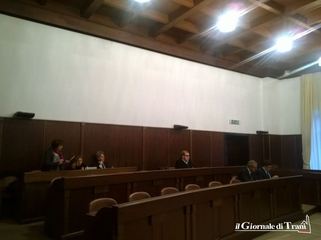 Consiglio Trani, minimo storico di durata dei preliminari: venti minuti. Tempo scaduto, lite Ferrante-Di Lernia