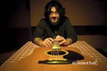 Oggi al Marluna Teatro di Trani appuntamento musicale con Massimo Donno