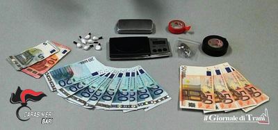 Via Maiorano, pianerottolo stupefacente: i carabinieri di Trani arrestano due insospettabili della porta accanto