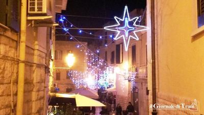Via Lagalante, decisione a sé stante: luminarie a prescindere, volute e pagate da chi ci lavora