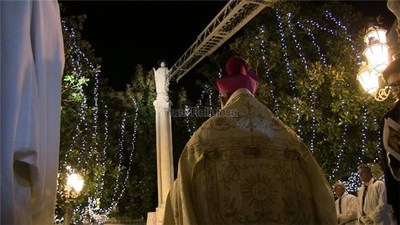 Trani religiosa, foto e video del tradizionale omaggio floreale all'Immacolata