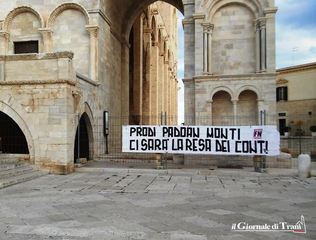 Processo rating, Padoan si dichiara «sorpreso da S&P». E Forza nuova utilizza la cattedrale di Trani come bacheca