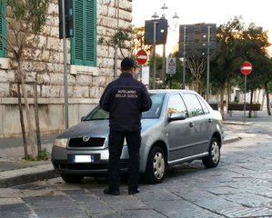 Parcheggi a pagamento, il sindaco di Trani: «Presto una decisione». Possibile esternalizzazione, temono i dipendenti