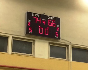 La Juve insegue, s'illude e poi cede di schianto: Foggia-Trani 74-66