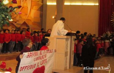 Scuole di Trani e tradizioni: i bambini della D'Annunzio hanno offerto il loro cuore a Santa Lucia