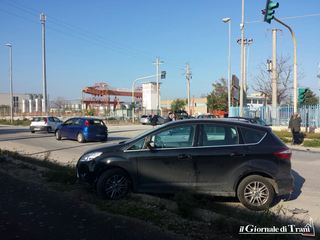 Trani, tamponamento su via Barletta: tre feriti
