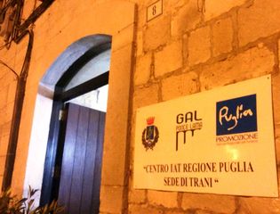 Gal e Regione finanziano, Trani ospita: inaugurato l'infopoint di Palazzo Palmieri. Bottaro: «Ora lavoriamo sul turismo»