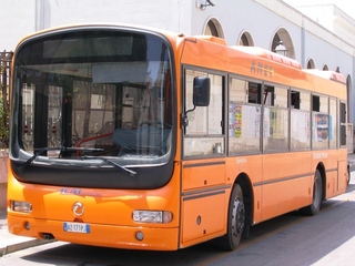 Trasporto pubblico a Trani, novità in vista in favore degli studenti e contro i «portoghesi»