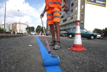 Dopo quattro anni e mezzo si ripassano le strisce blu per le strade di Trani: si parte da 17mila euro