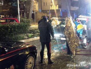 Trani, schianto nella notte in corso De Gasperi: estratto dalle lamiere il ferito più grave, pressoché illeso l'altro automobilista