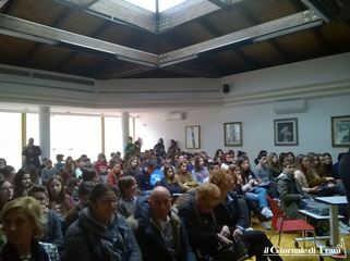 La libertà oltre l'orrore: la lezione umana di Franco Schönheit ai ragazzi di Trani