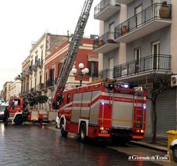 Perde i sensi prima di accendere i fornelli: fuga di gas in via Palestro risolta senza conseguenze