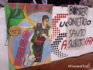 Cerignola passa a Trani, ma non rovina l'addio di Onetto: targa, fiori, striscioni, applausi e lacrime per Diego che lascia