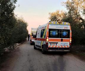 Auto fuori controllo carambola su altra vettura a Trani Sant'Angelo: tre feriti
