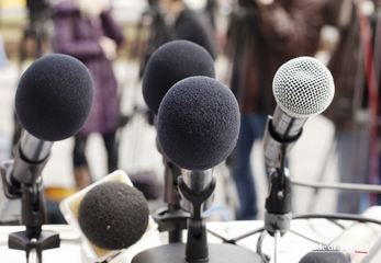 Pubbliche relazioni del Comune di Trani, ventidue domande. Presidente della commissione, l'ex segretario generale Ettorre