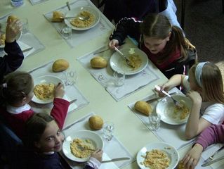 Caso refezione scolastica, il sindaco di Trani rassicura: «Non penalizzeremo i bambini, ma i furbetti dobbiamo stanarli»
