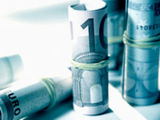 Fitti attivi, adesso il Comune fa sgomberare anche i primi chioschi