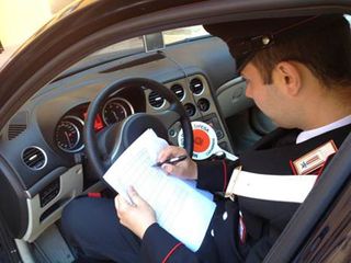 Rapina market nel centro di Trani con pistola e mountain bike: via con il denaro della cassa