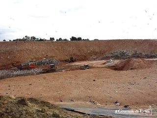 Discarica di Trani, Forza Italia non salva nessuno: «Bottaro, Santorsola ed Amiu, tutti responsabili»