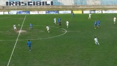 L'ex Radicchio coglie l'attimo: Trani capitola in casa con Grottaglie. Si salvano i tifosi, solidali con la battaglia di Donato Grande