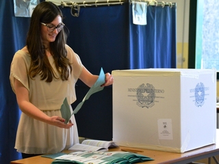 Referendum, la Lista Emiliano non ha dubbi: «Scrutatori a Trani? Sorteggio tutta la vita»