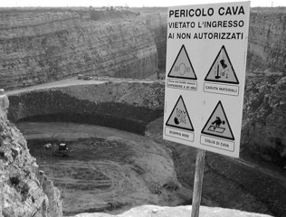 L'Ecoerre non molla e vuole ancora la discarica a Trani: ricorso al Presidente della Repubblica ed il Comune si difende nuovamente