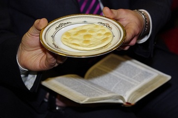 Commemorazione della morte di Cristo: oggi a Trani la celebrazione più importante dei Testimoni di Geova