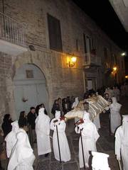VIDEO.Trani religiosa, processione penitenziale dei sacri misteri