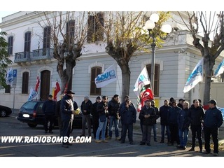 Amet, lo stato di agitazione sta per compiere due anni. I casi analoghi della Polizia locale e l'emergenza di Natale