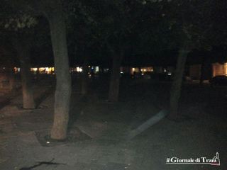 AGGIORNATO. Guasto di parte dell'impianto, mezza piazza centrale di Trani al buio per più di un'ora