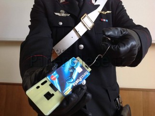 Rubano bancomat e li utilizzano a Trani: quattro arresti dei carabinieri