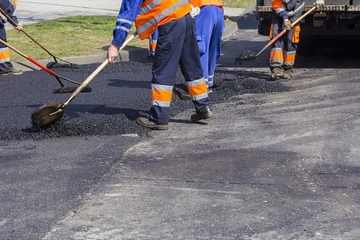 Strade di Trani, proseguono gli interventi di colmatura delle buche