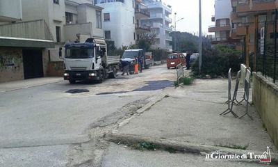 Trani, proseguono i lavori di colmatura delle buche: stamattina via Città di Milano