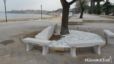 Panchine donate al Comune di Trani, Bottaro e di Gregorio ringraziano il privato