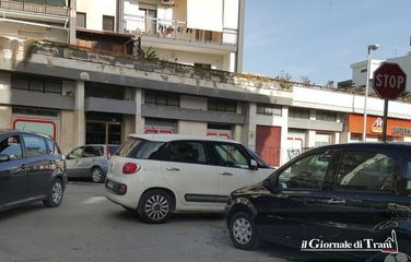 Parcheggi selvaggi, Trani è quasi rassegnata: il caso di via Pozzopiano e dintorni