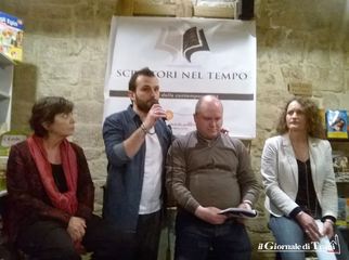 «Compagna luna», il libro di Balzerani che aiuta a «comprendere», presentato ieri a Trani