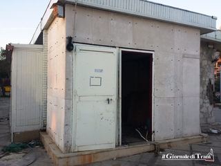 Il chiosco abbandonato sul lungomare di Trani torna oggetto di gara: locazione a partire da 6mila euro annuali