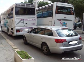 «Trani, seconda meta dei pullman dopo Lecce»: boom di arrivi, ma resta il problema dei parcheggi