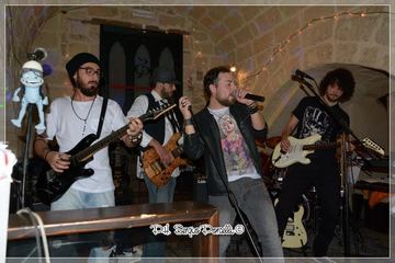 Primo maggio al Santo graal di Trani con il rock dei Vinyl sins