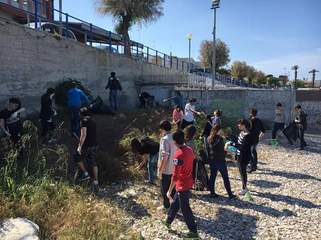 Pulizia delle spiagge di Trani, gli Studenti democratici dirottano con successo al Mongelli
