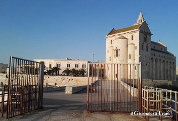 Trani, nella guerra dei lucchetti vincono i vandali. Ed i cancelli restano il più grosso problema per il 118